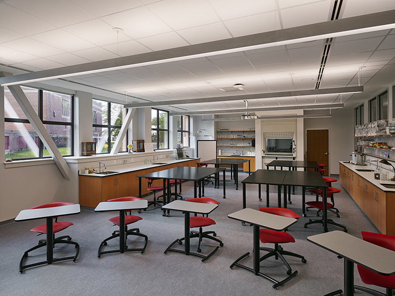 Lab in the New Academic Building at Holderness School